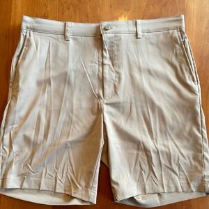 New Without Tags Ben Hogan Men's Flat-Front Shorts in Light Beige Size 38W